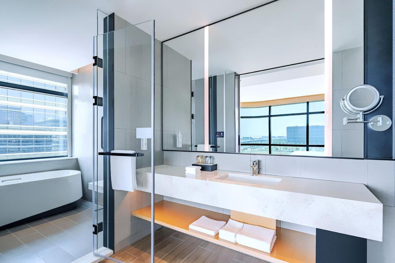 Business King Suite with City View